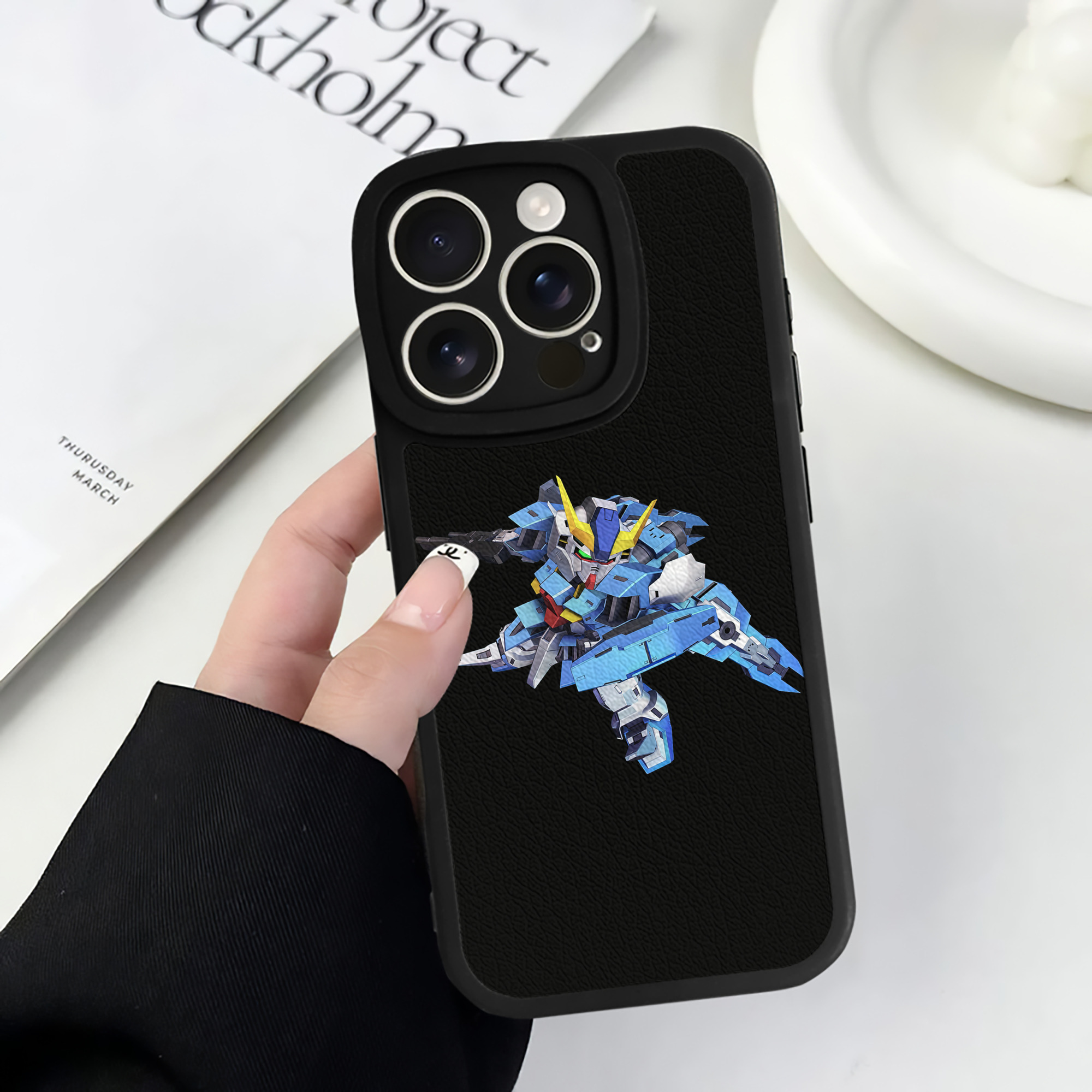 （画像用） 機動戦士ガンダム Mobile Suit Gundam 【iPhone 16シリーズ対応】シリコンスマホケース（レザー調） 材質：シリコン